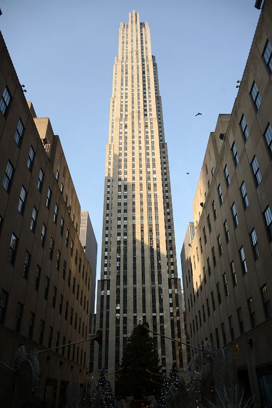 New York City Top Of The Rock 01 Outside View Of GE Building - 30 Rock